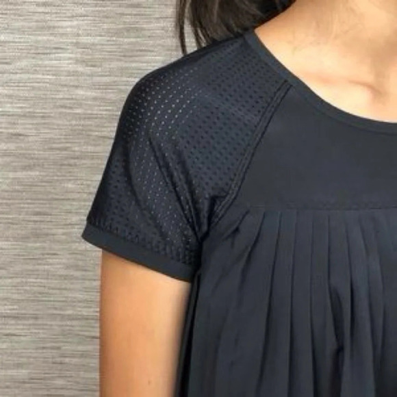 Ivivva Pleat the Game tee, size 10 - Picture 2 of 7